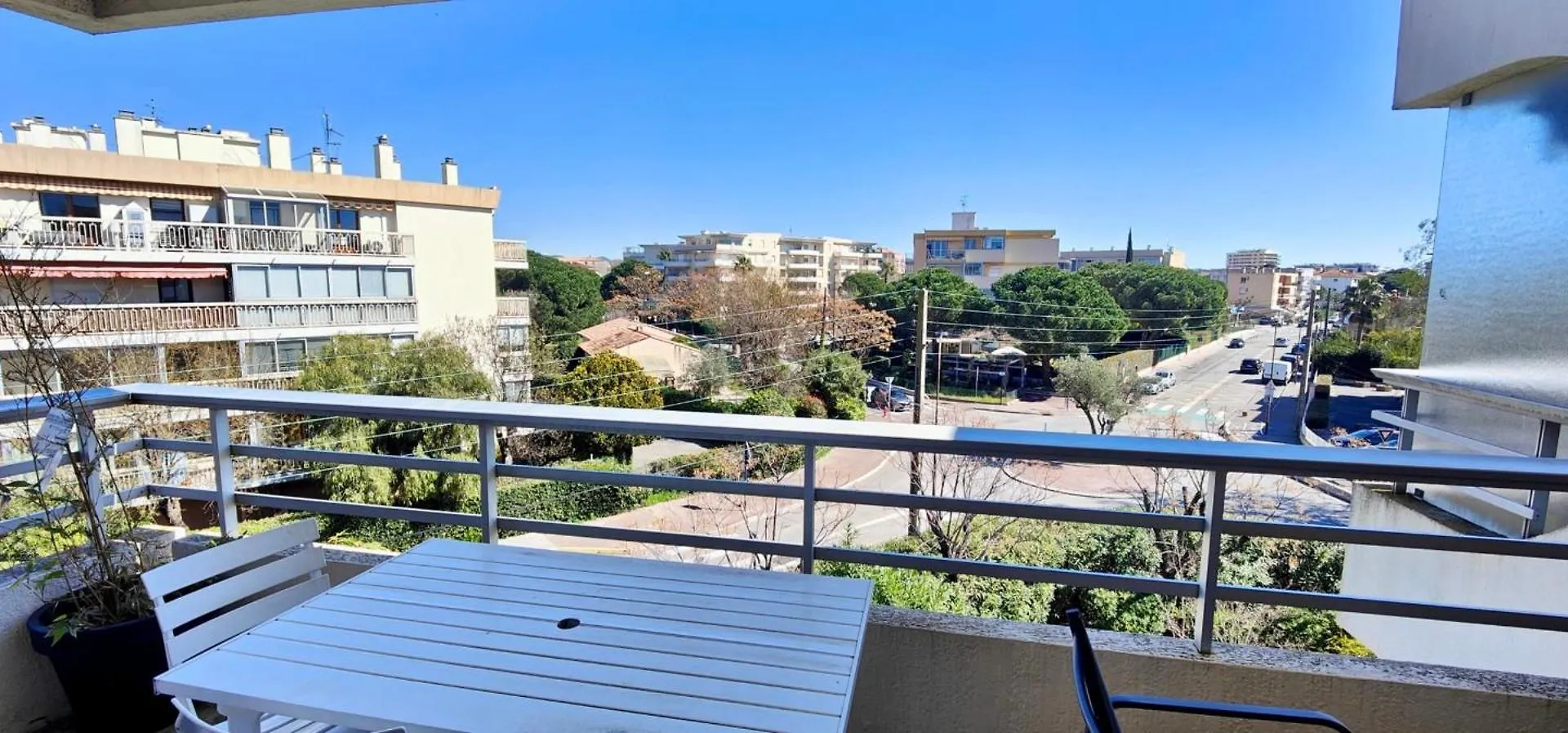 Charming T2 With Balcony Near The Port Of Frejus Apartment