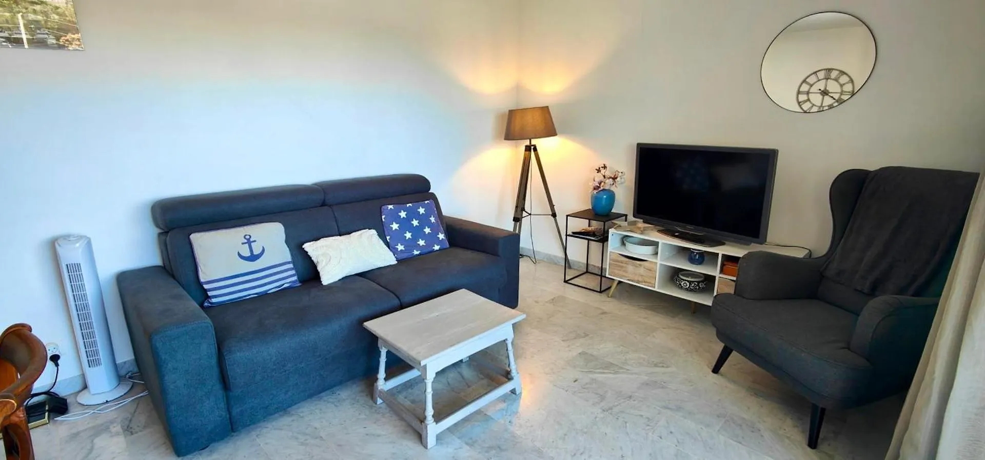 Charming T2 With Balcony Near The Port Of Frejus Apartment France