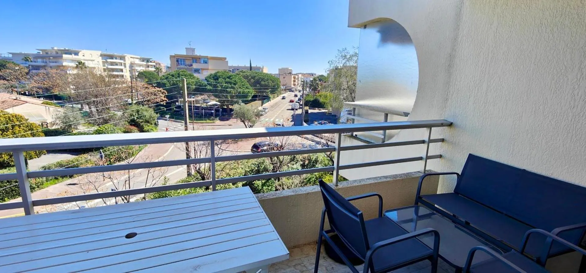 Charming T2 With Balcony Near The Port Of Frejus Apartment