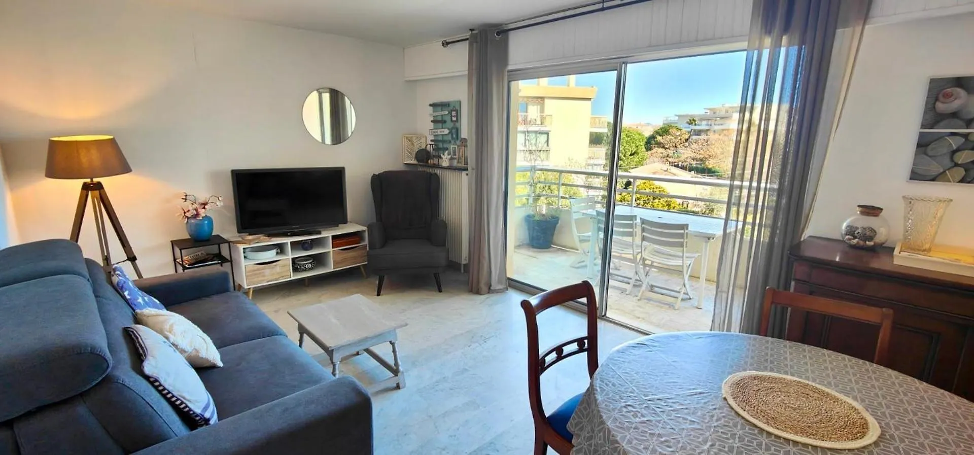 Charming T2 With Balcony Near The Port Of Frejus Apartment France